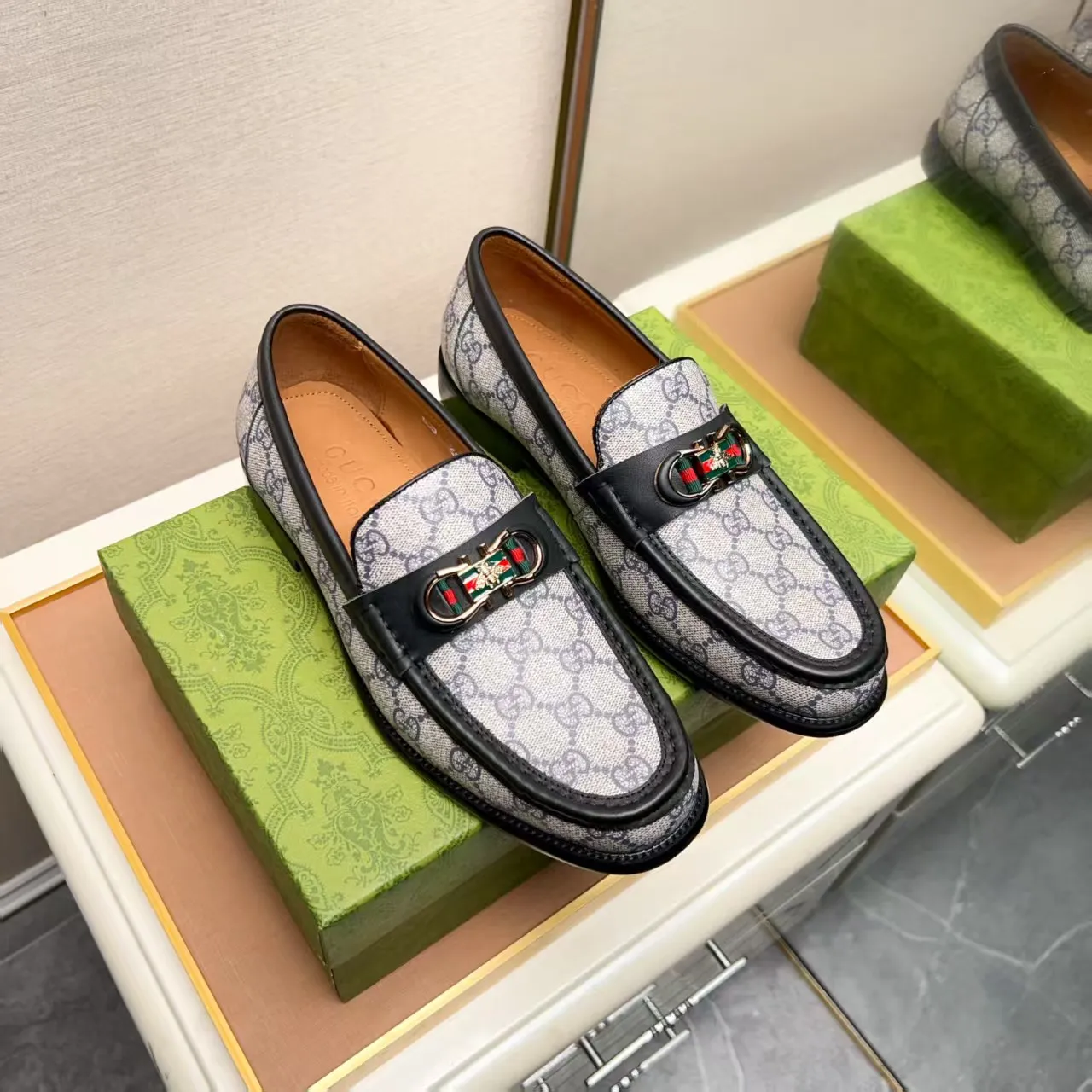 Men's men's shoes 💰460 🆘【GUCCI】Gucci ·🐂里· Hot-selling pea shoes top brand luxury, top quality, the latest fashion pea shoes.. The upper is made of original first-layer cowhide. (Full first-layer water-dyed 🐂 leather·inner). The original stylish and stylish soft rubber wear-resistant and non-slip outsole is light and comfortable on the foot, available in 3 colors! Matching code: 38-44 (customized at 45.46.47)